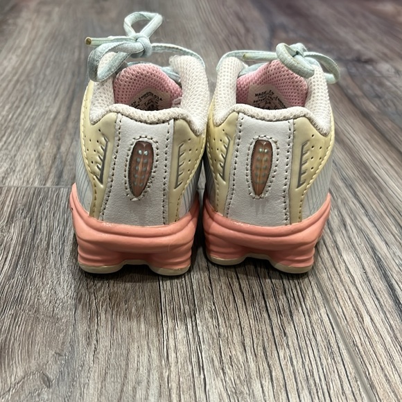 Like new baby Nike shoes - Picture 5 of 8